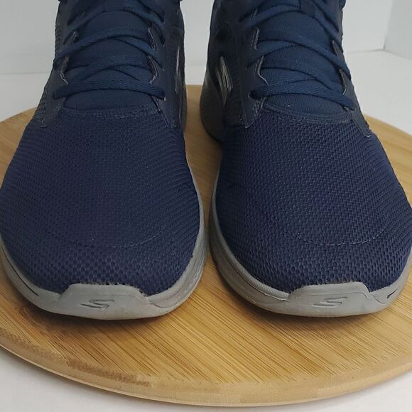 Athletic_Shoes